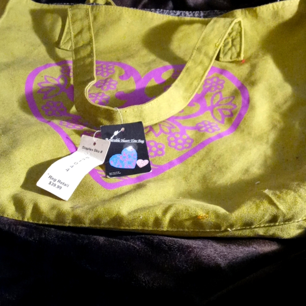 Reversible heart tote bag